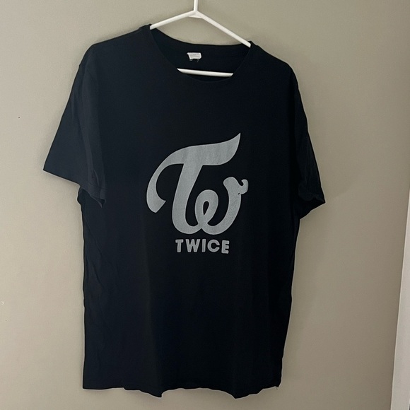 Twice Logo Black T-Shirt - Picture 1 of 4